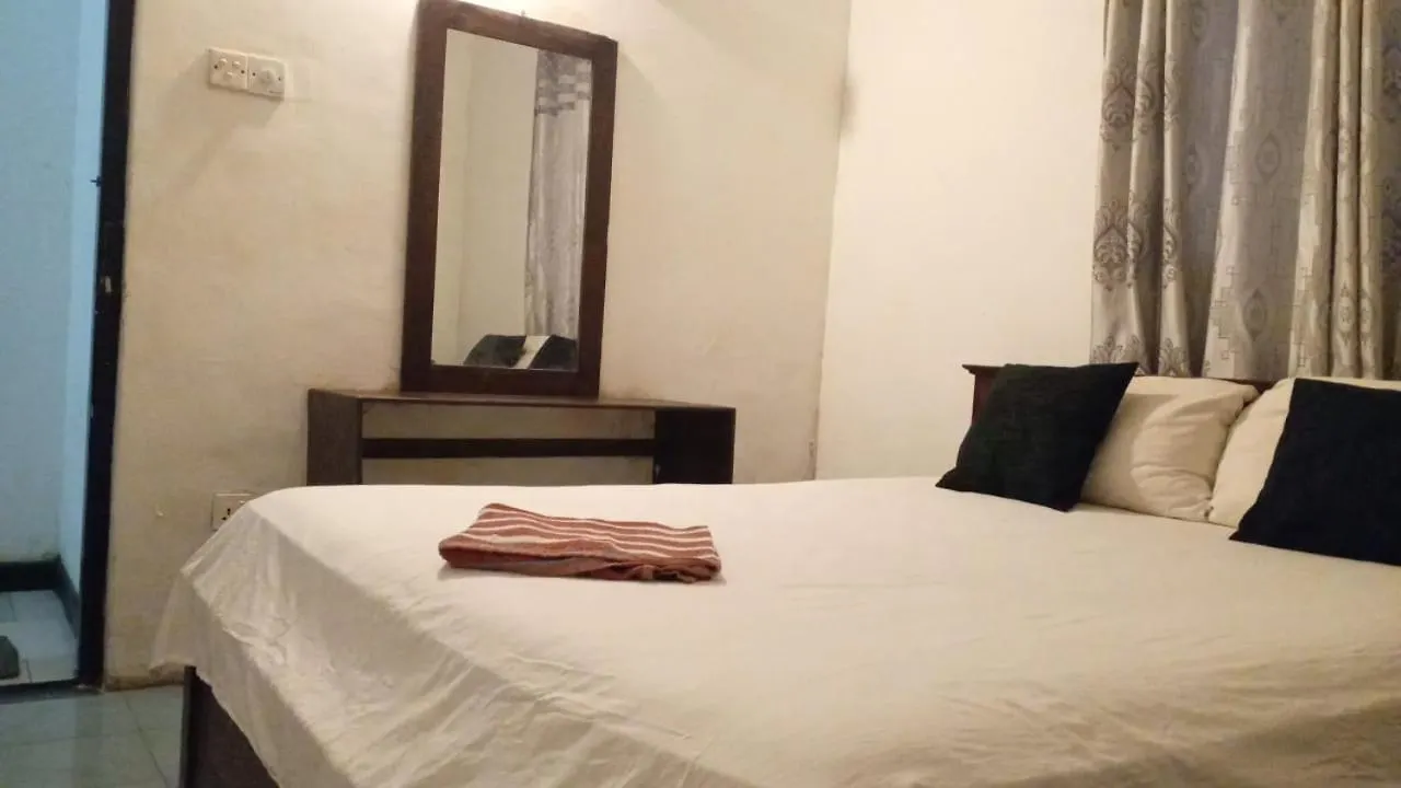 Mount Laveniya Options Guest House & Restaurant Dehiwala-Mount Lavinia Inn