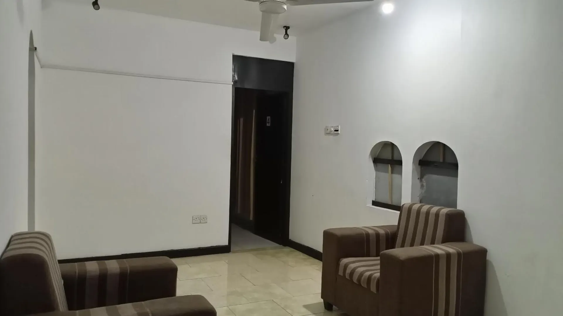 Mount Laveniya Options Guest House & Restaurant Dehiwala-Mount Lavinia Sri Lanka
