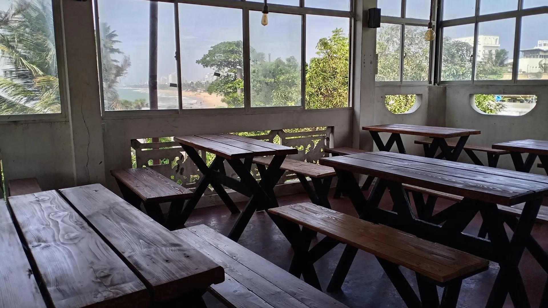 Mount Laveniya Options Guest House & Restaurant Dehiwala-Mount Lavinia Inn